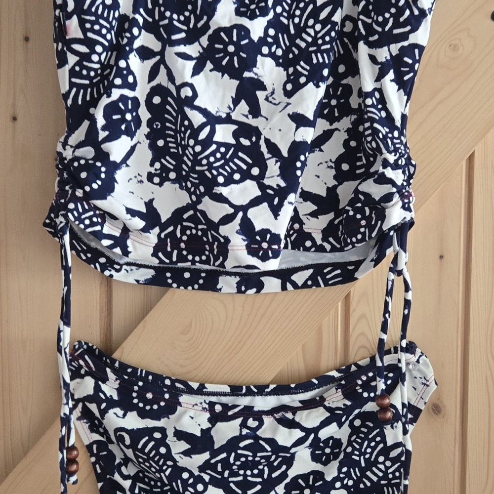 Bathing suit - Picture 2 of 2